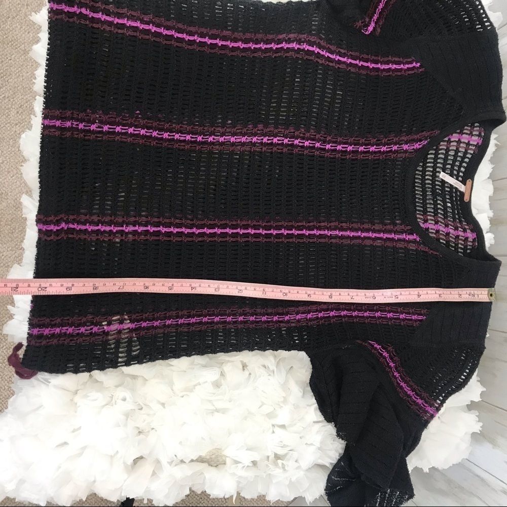 Free People Crochet knit Bell sleeved top. Size XS - Picture 7 of 8